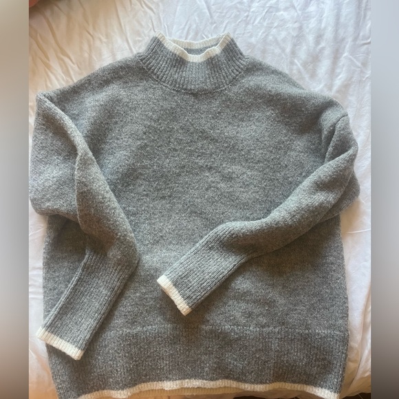 MAX Studios sweater - Picture 4 of 5